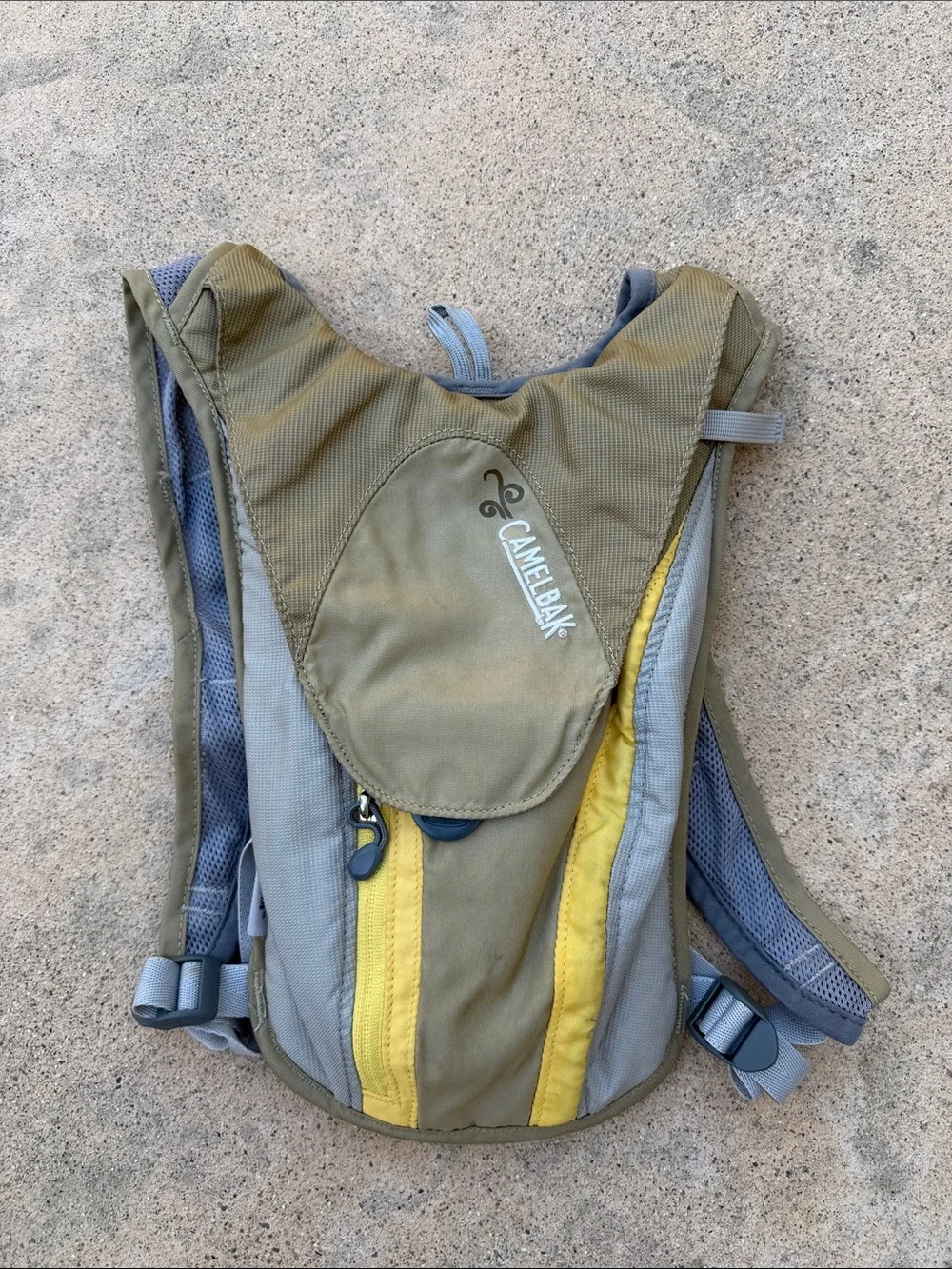 CAMELBAK Tan & Yellow 1.5L Hydration Pack Bladder not included